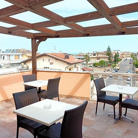 Hotel Riviera Φιουμιτσίνο Εξωτερικό φωτογραφία