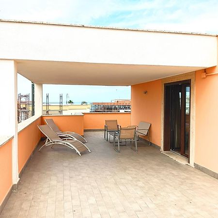 Hotel Riviera Φιουμιτσίνο Εξωτερικό φωτογραφία