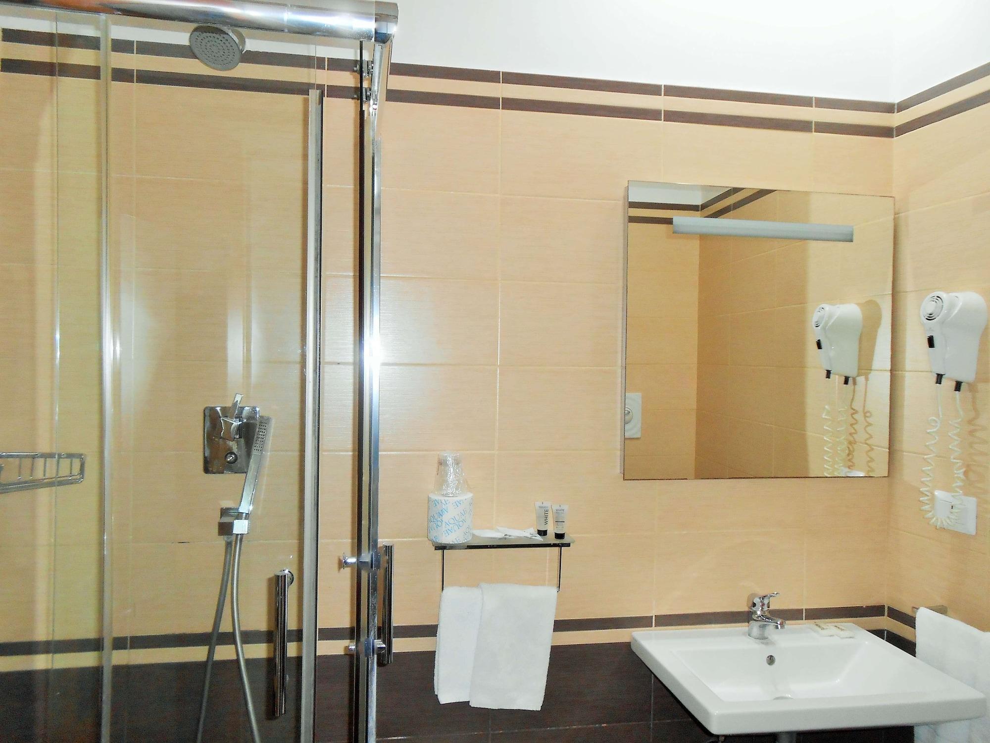 Hotel Riviera Φιουμιτσίνο Εξωτερικό φωτογραφία