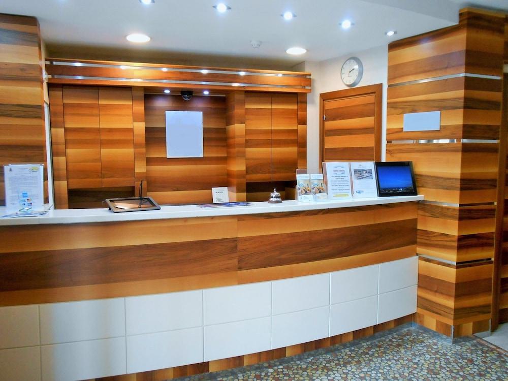 Hotel Riviera Φιουμιτσίνο Εξωτερικό φωτογραφία