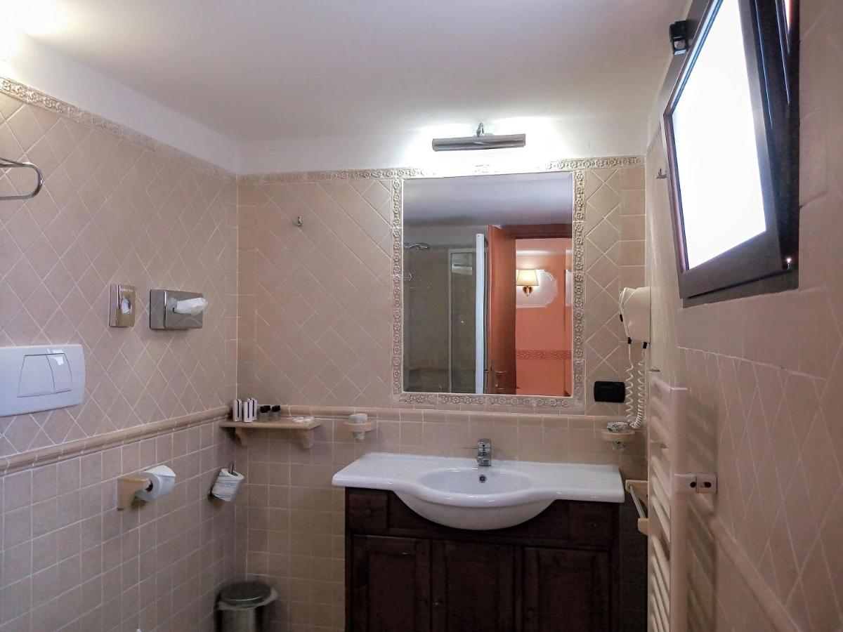 Hotel Riviera Φιουμιτσίνο Εξωτερικό φωτογραφία