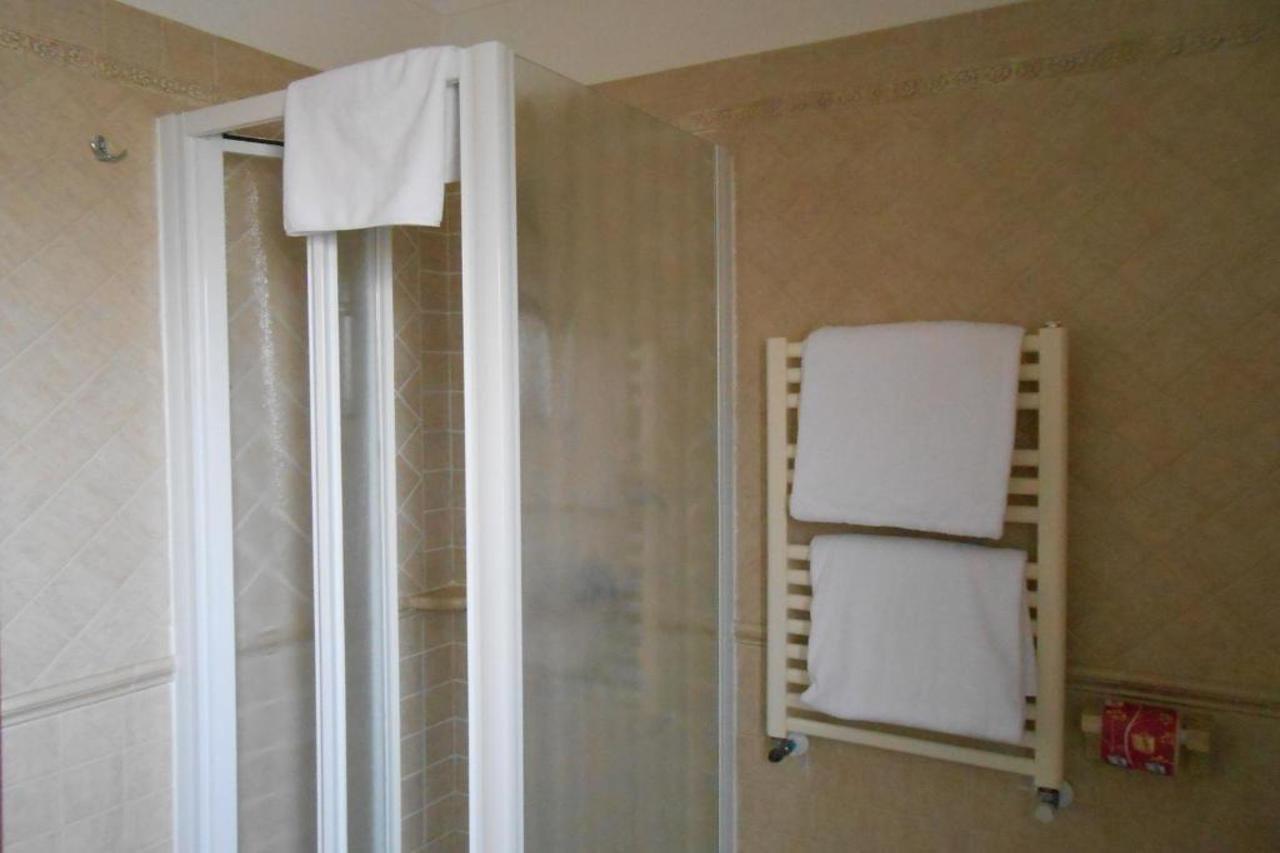 Hotel Riviera Φιουμιτσίνο Εξωτερικό φωτογραφία