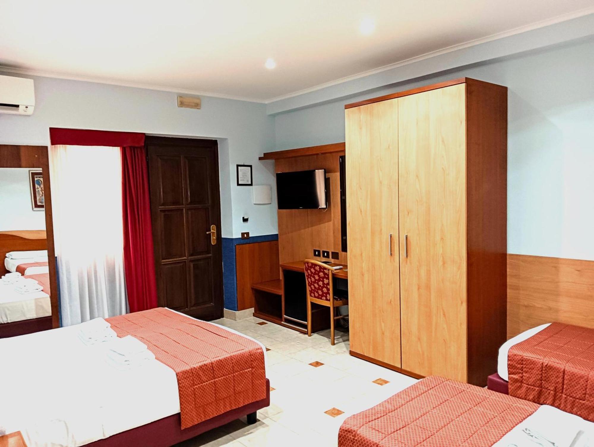 Hotel Riviera Φιουμιτσίνο Δωμάτιο φωτογραφία