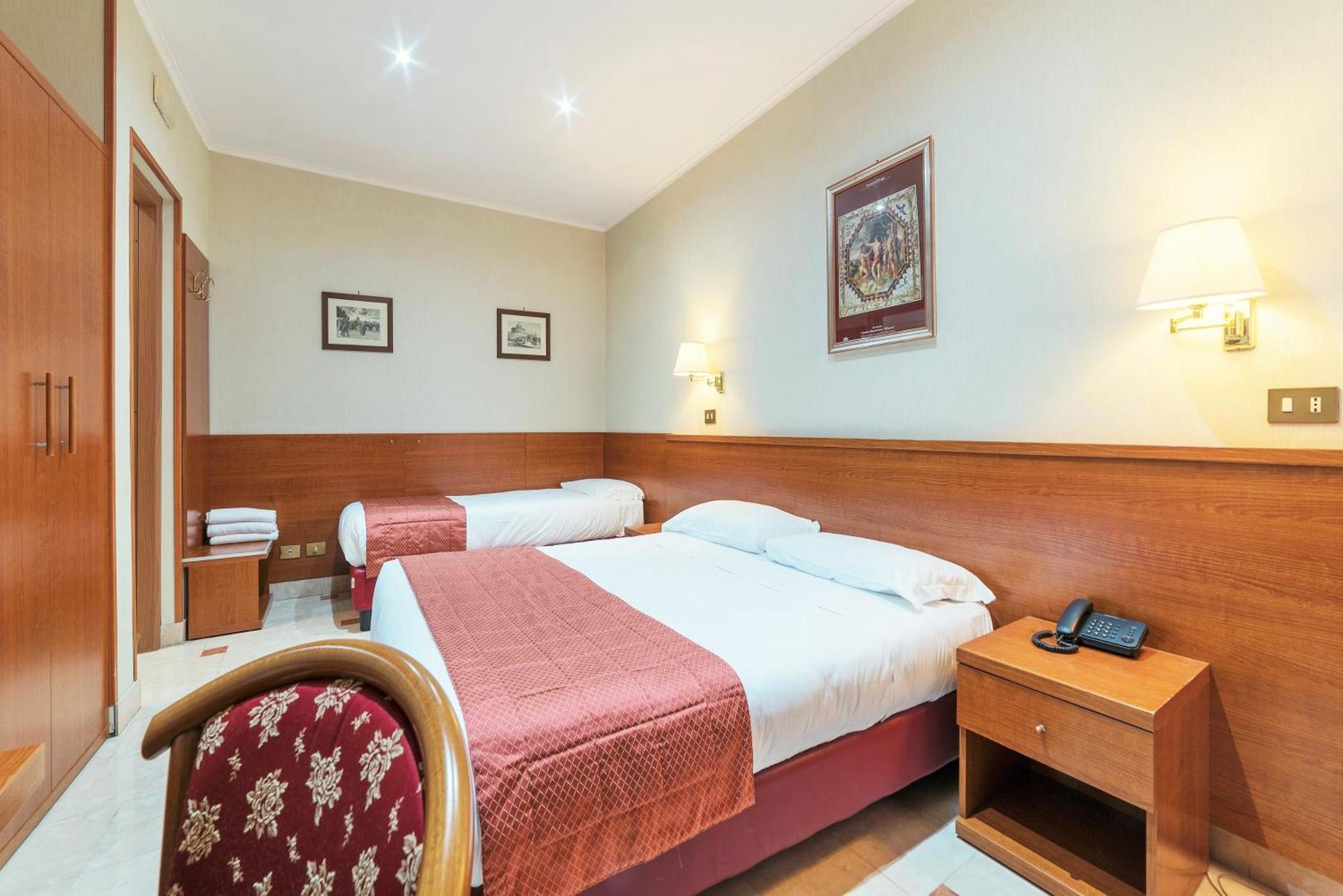 Hotel Riviera Φιουμιτσίνο Εξωτερικό φωτογραφία
