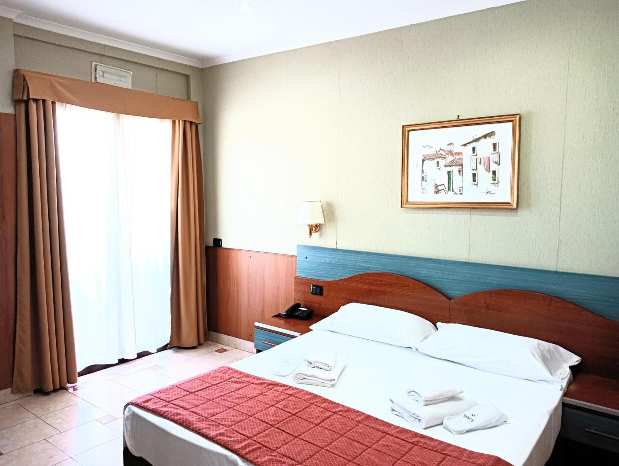 Hotel Riviera Φιουμιτσίνο Εξωτερικό φωτογραφία