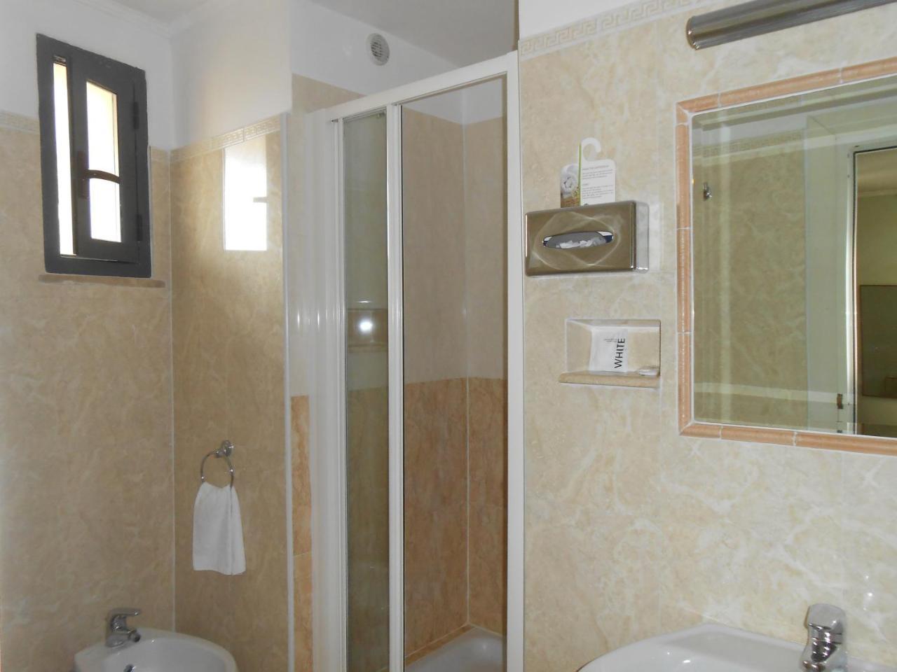 Hotel Riviera Φιουμιτσίνο Δωμάτιο φωτογραφία