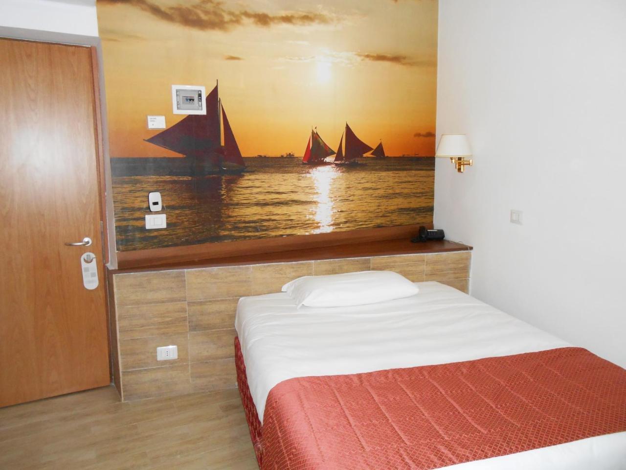 Hotel Riviera Φιουμιτσίνο Δωμάτιο φωτογραφία